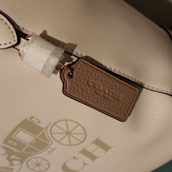 NWT new chalk, vanilla cream Coach bag leather purse (cream/yellow inside) - Picture 3 of 10